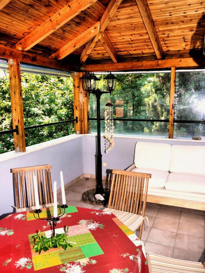 Steinturm Mit Dach-Terrasse Zwischen Fluss, Meer Und Gebirge- Spiti Pirgos Paralia Sergoulas Bagian luar foto